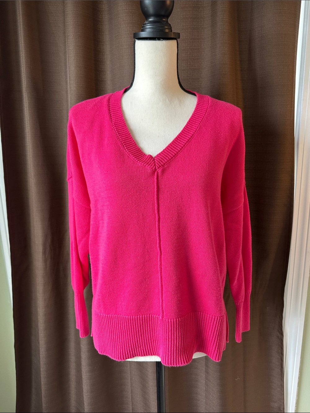 Pink V-Neck Tahari SweaterSize Largr